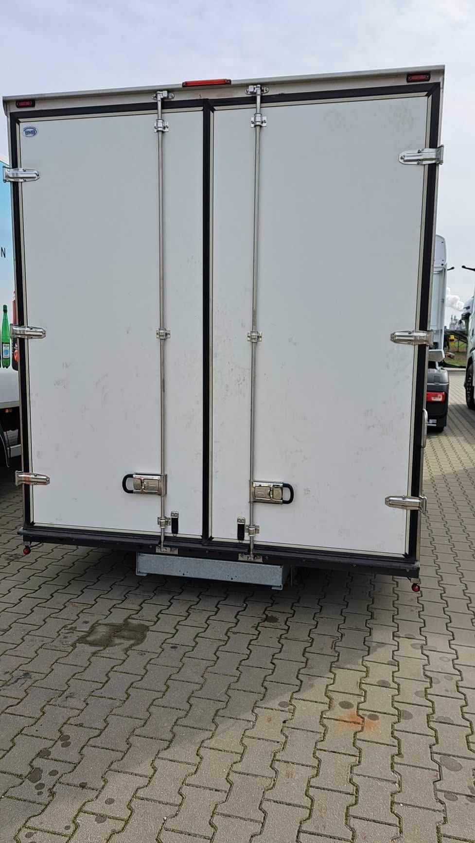 Kontener do IVECO Daily (ROZSTAW OSI POJAZDU: 4750 mm)