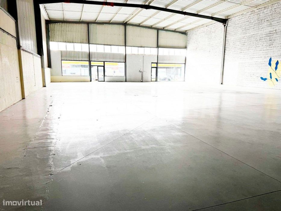 Espaço comercial / Armazém / Serviços - Famalicão Retail Park
