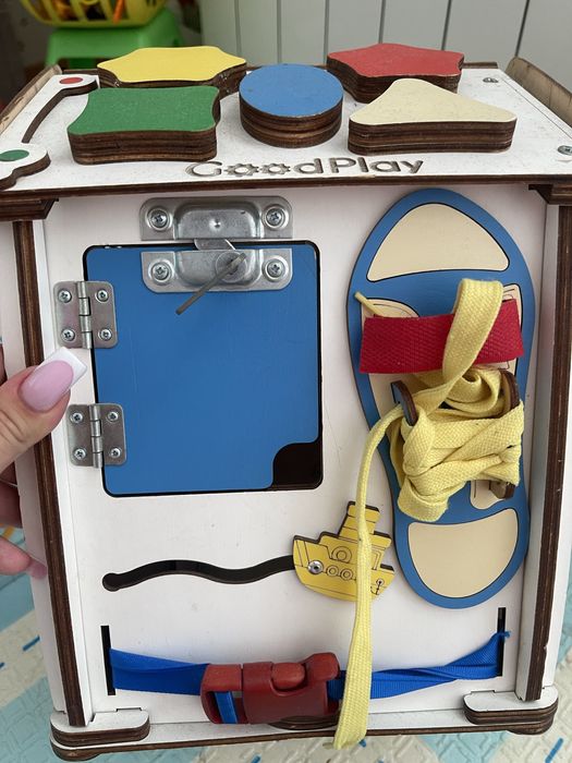 Бизикуб бизиборд