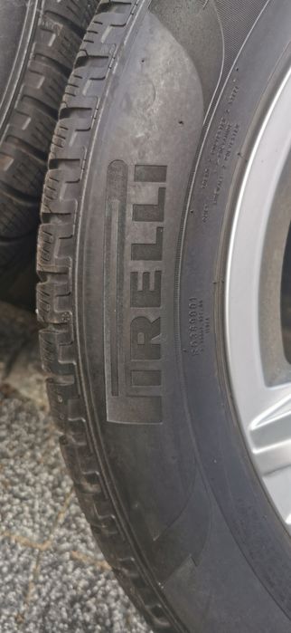 Orginalne felgi aluminiowe Volkswagena oraz opony zimowe  235/55/r18