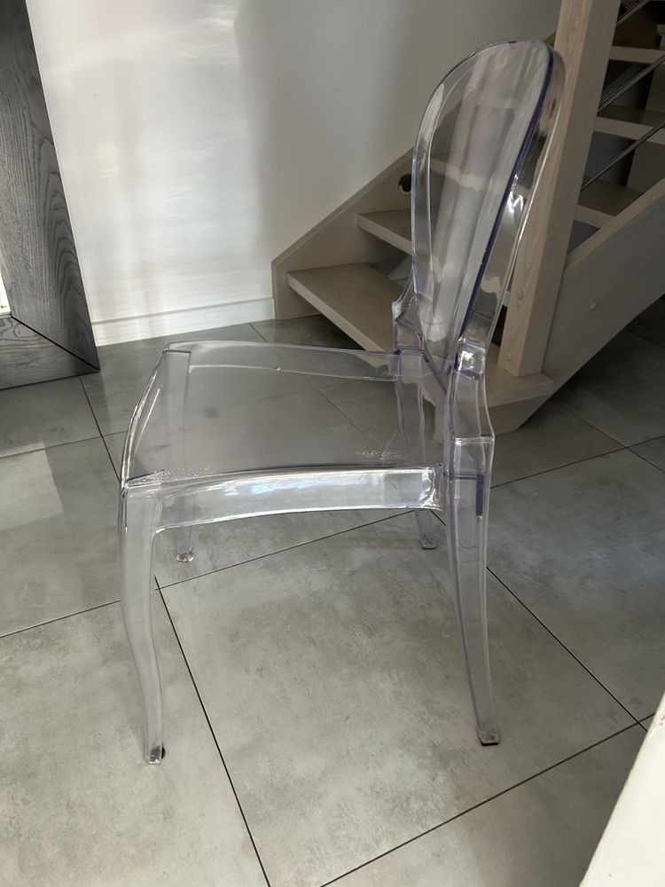 Krzeslo plastikowe transparentne 1 szt stan b dobry