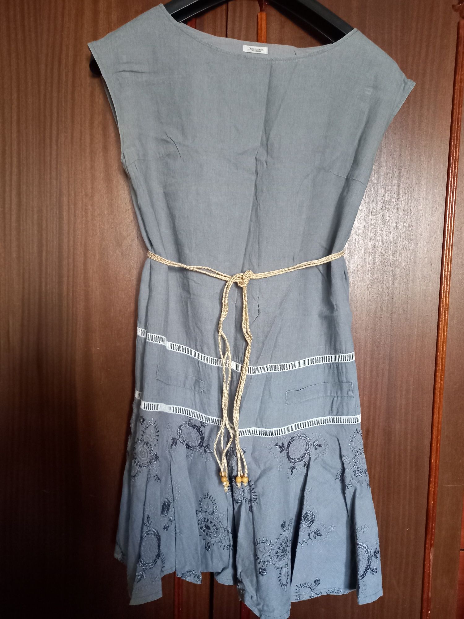 Платье Dolcedonna с вышивкой 100 % лён