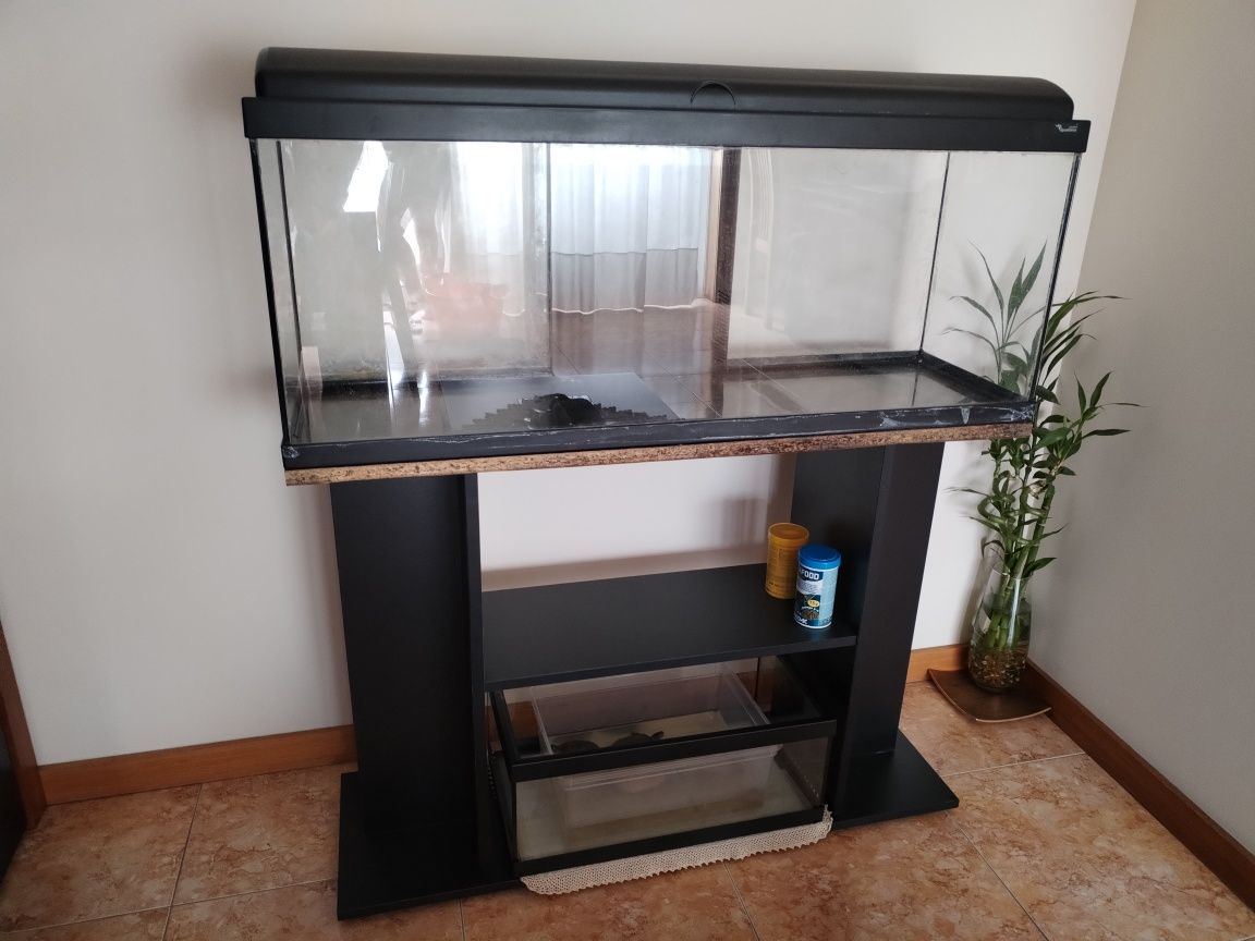 Aquário com movel