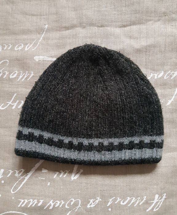 Szara męska zimowa czapka z dodatkiem wełny