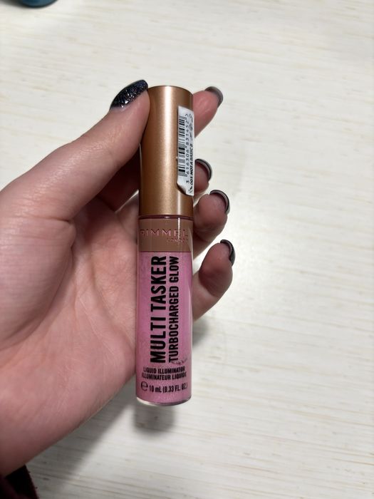 Rimmel multi tasker rozświetlający róż do twarzy w płynie 001