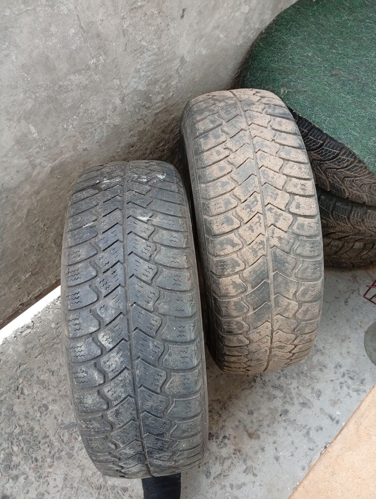 Продам два колеса R15 1000 грн (пара).
