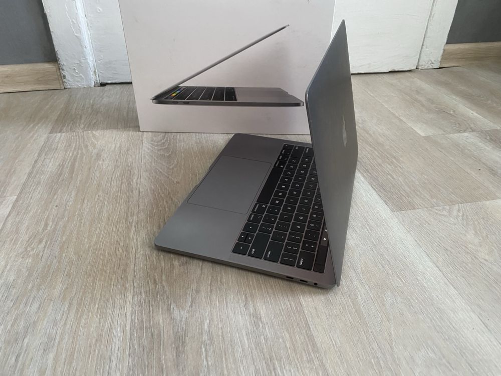 MacBook Pro 2017 13” 8/256