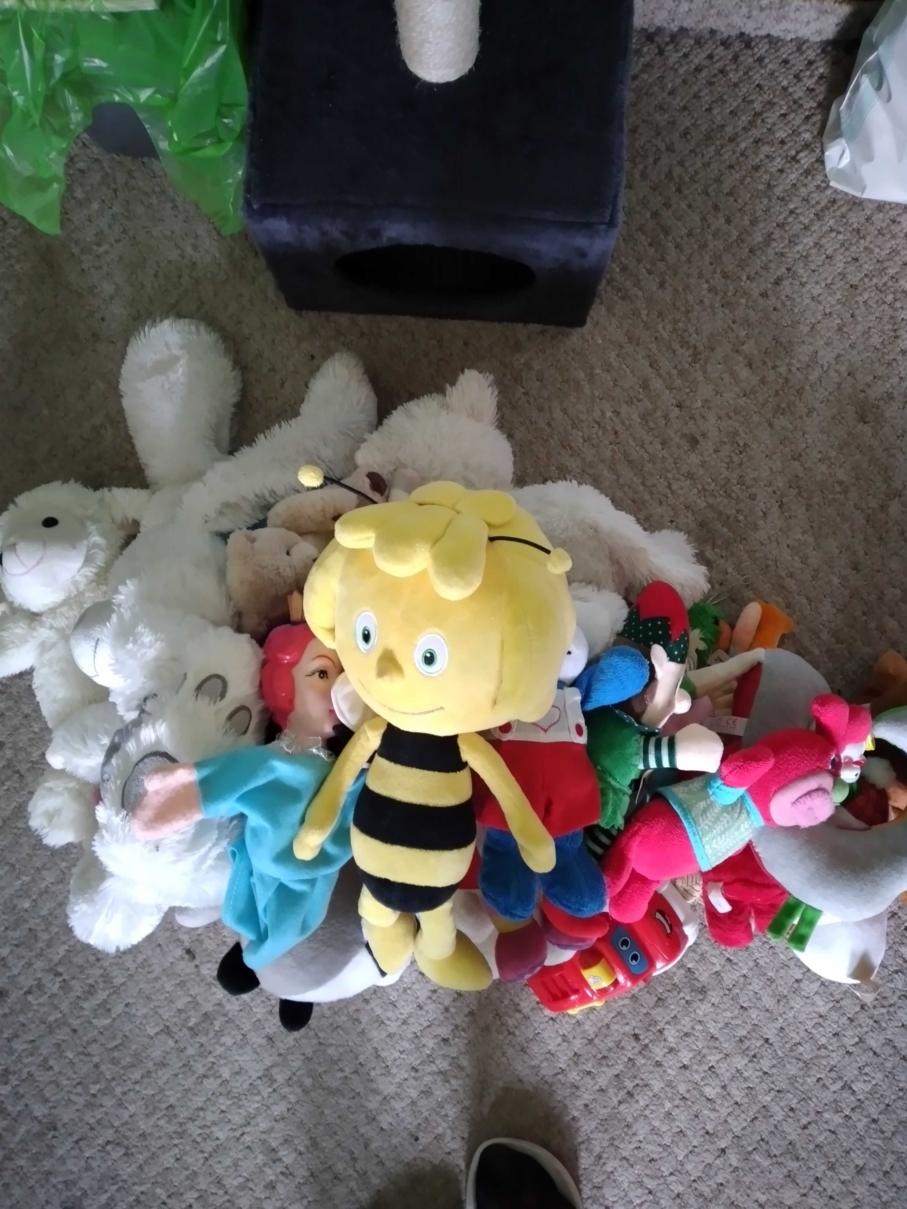 Pszczòľka Maja i inne zabawki