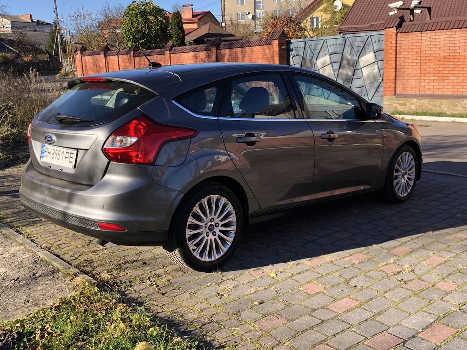 Форд фокус тітанніум2.0і,автомат 2012р