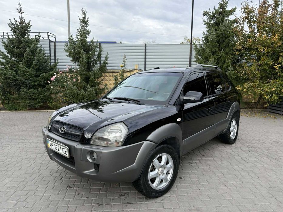 Hyundai Tucson 2008 г 2.0 л дизель, механика, полный привод