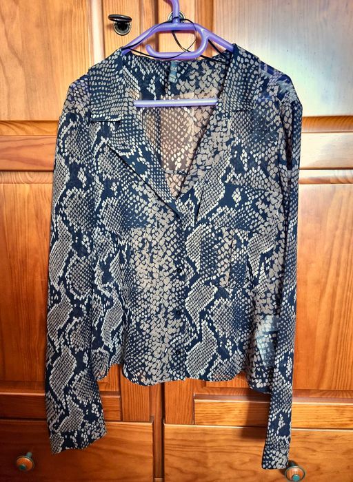 Camisa padrão cobra/ animal print com transparência Zara, tamanho XS