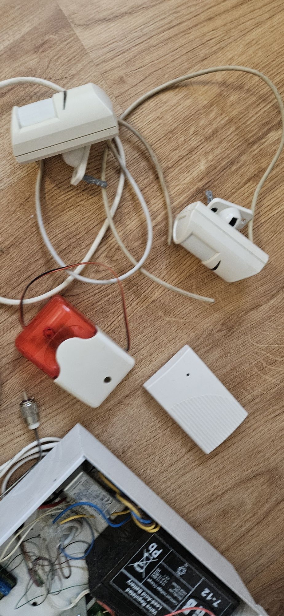 System alarmowy Satel z pilotem Alarm domowy