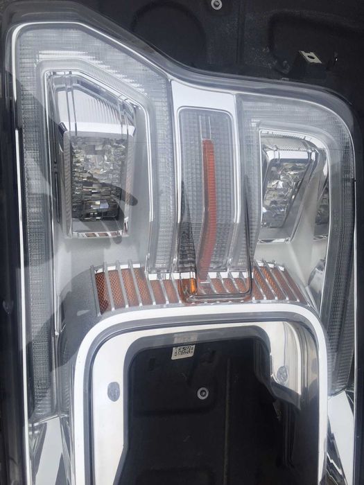 Ford F150 Lampy przod LED I zwykle  NOWE Roku 2018-20