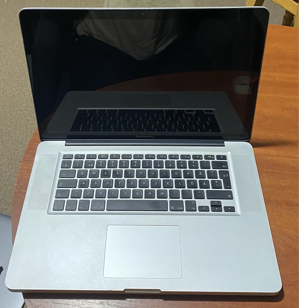 Ноутбук MacBook A1286 15"/4GB Ram/320GB HDD! N1890