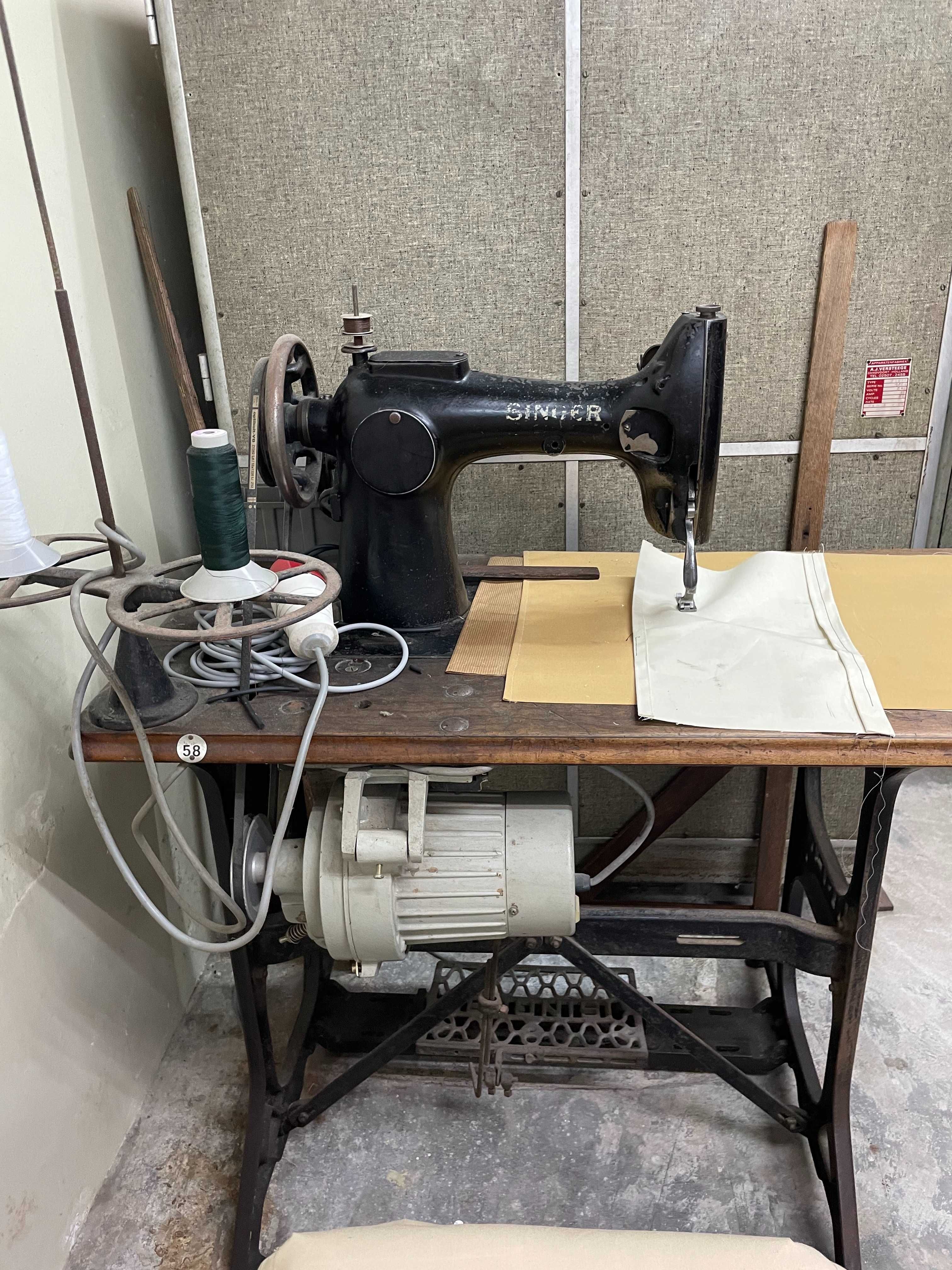 Maquina de costura industrial SINGER