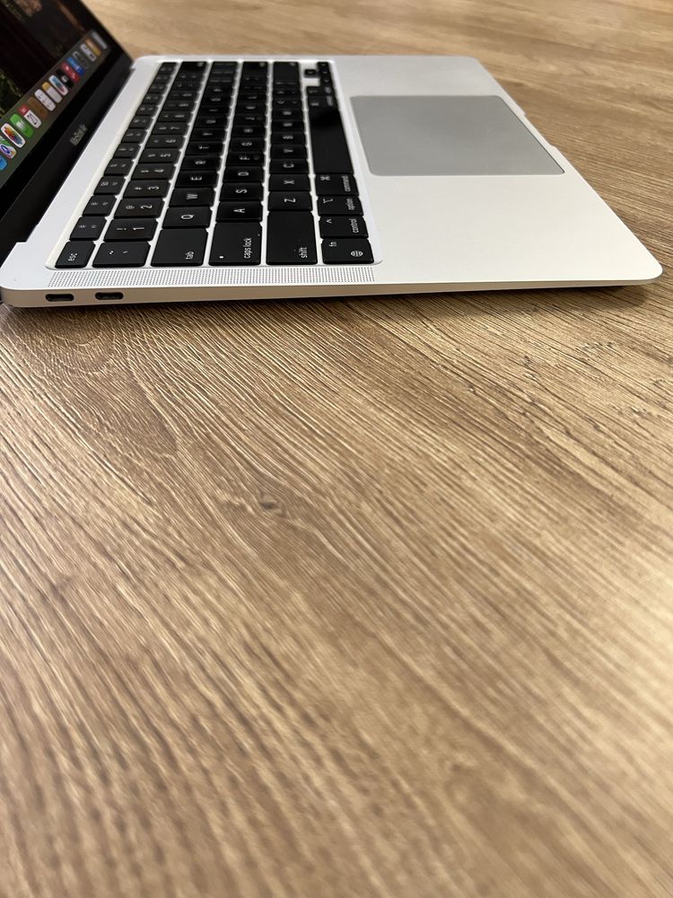 MacBook Air 13” 2020 Silver M1/16GB/256GB |Батарея 93%|