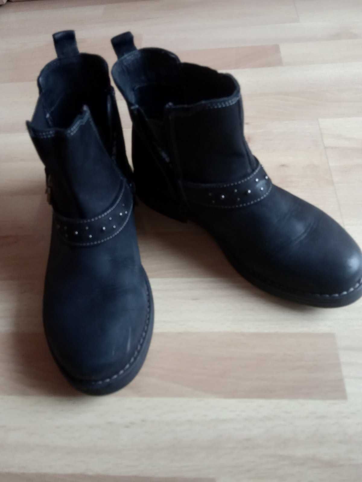 Buty na wiosnę dla dziewczynki Lasocki r. 33,  skórzane, czarne