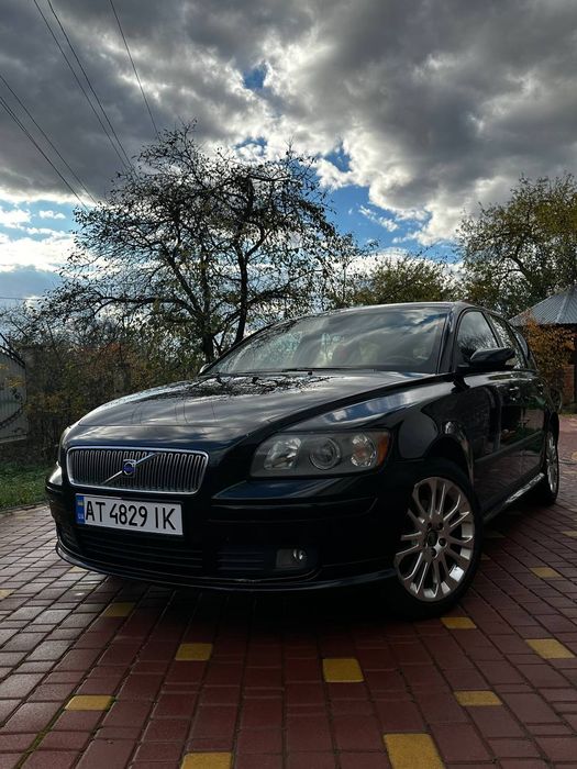 volvo v50 2004 року