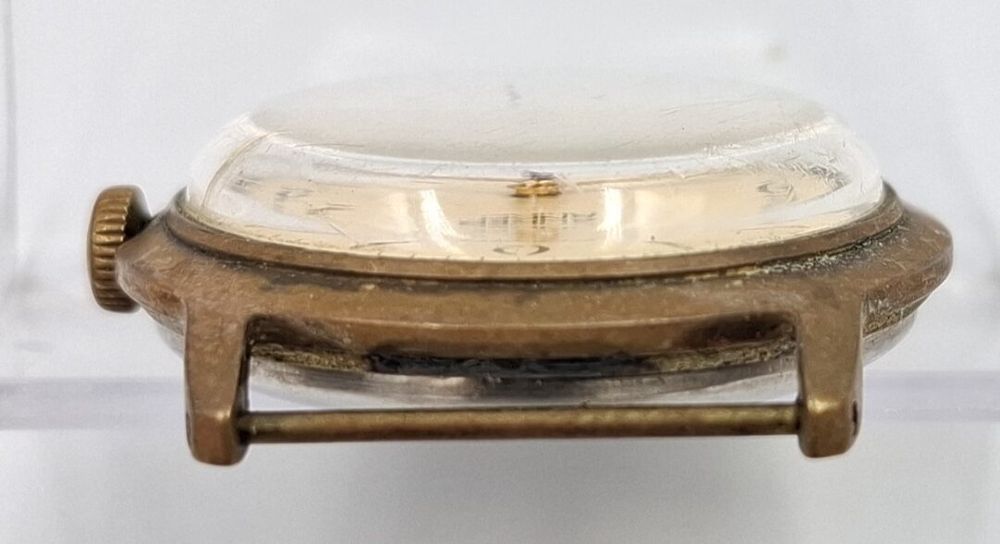 Stary zegarek mechaniczny kolekcjonerski uszkodzony anker