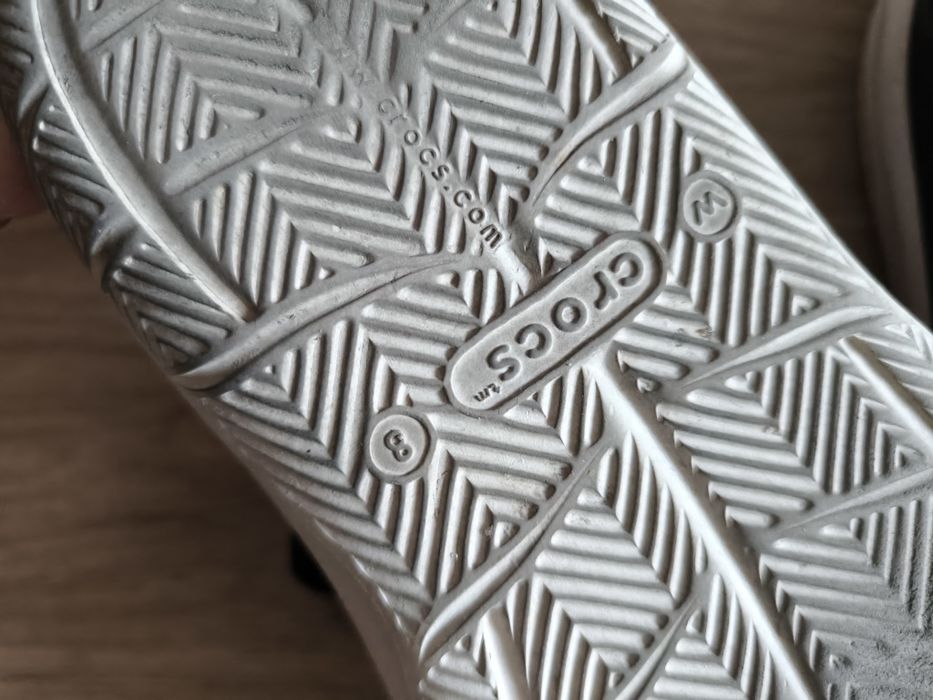 Босоніжки Crocs w8 (25.5)