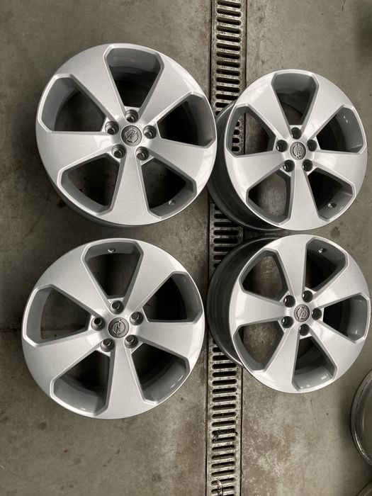 Nowe oryginalne felgi kola opel 17 cali 5x105 et38 astra j k mokka
