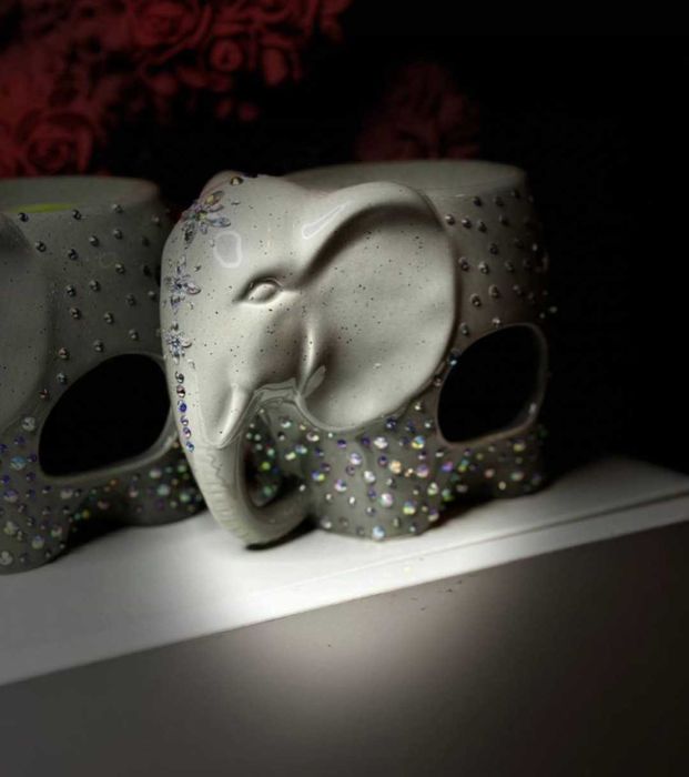 Świecznik w kształcie słonia z kryształkami