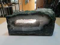 Naturalny kamień Ametyst w formie geody groty okno