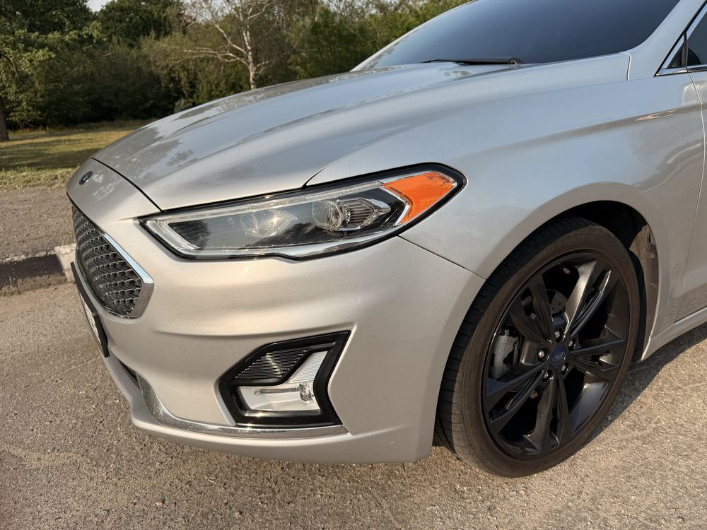 Продам FORD FUSION  2019