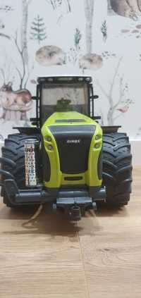 Traktor Claas xerion