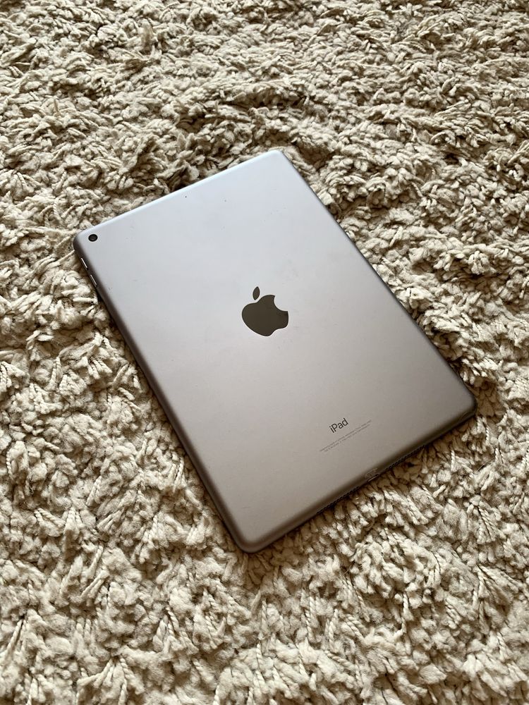 Планшет Apple iPad 5 32 гб LTE