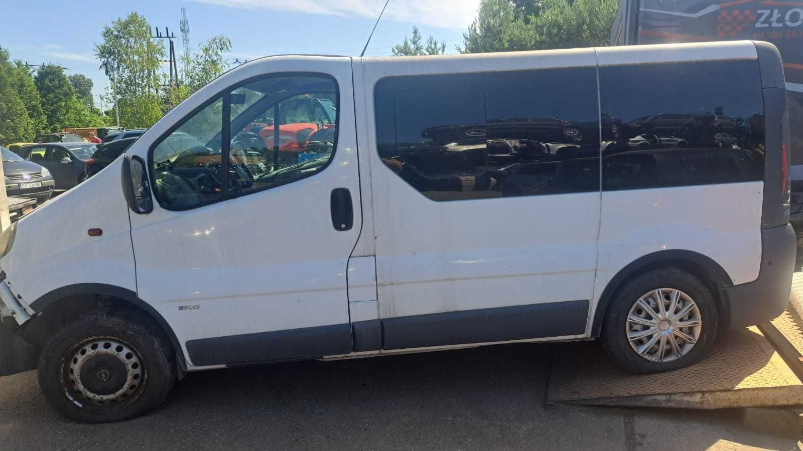 szyba lewa środkowa otwierana    Opel Vivaro Trafic, Primastar