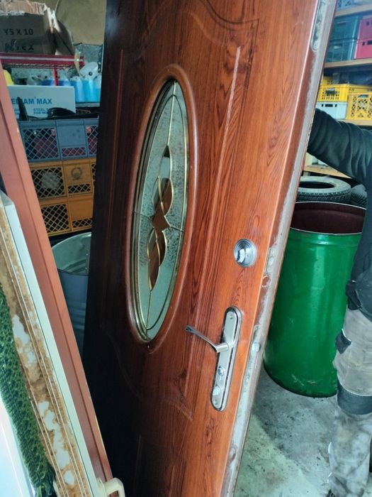 Drzwi zewnętrzne 100. Na budowę garażu.