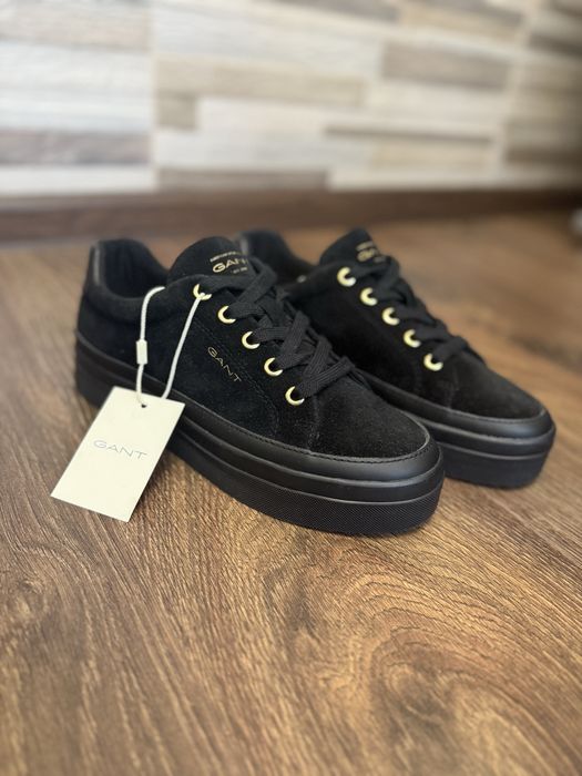 Продам женские кросовки замшевые Gant Avona