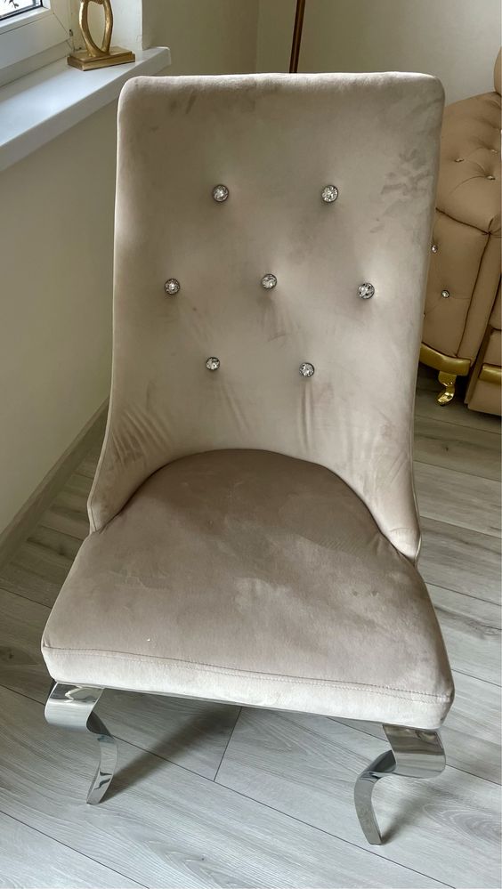 Nowe krzesła glamour