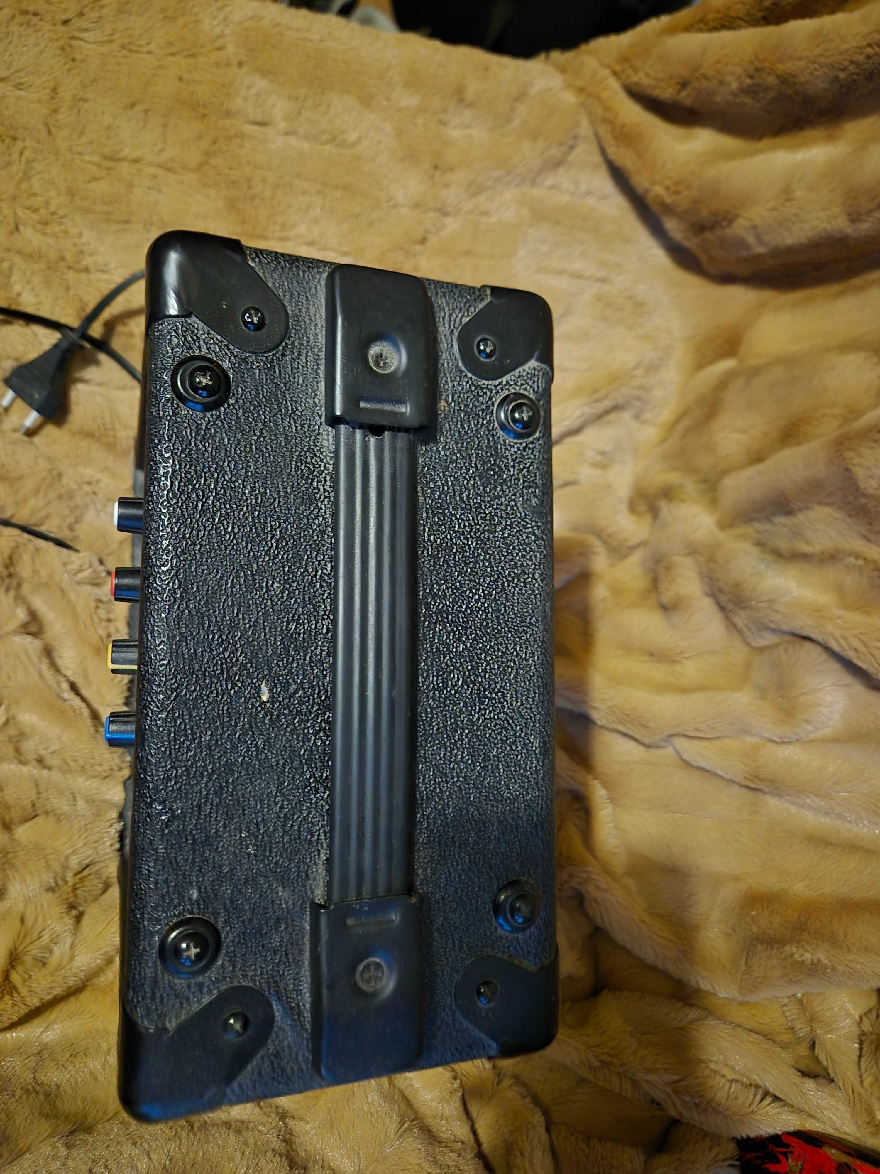 Cichy wzmacniacz gitarowy combo piec