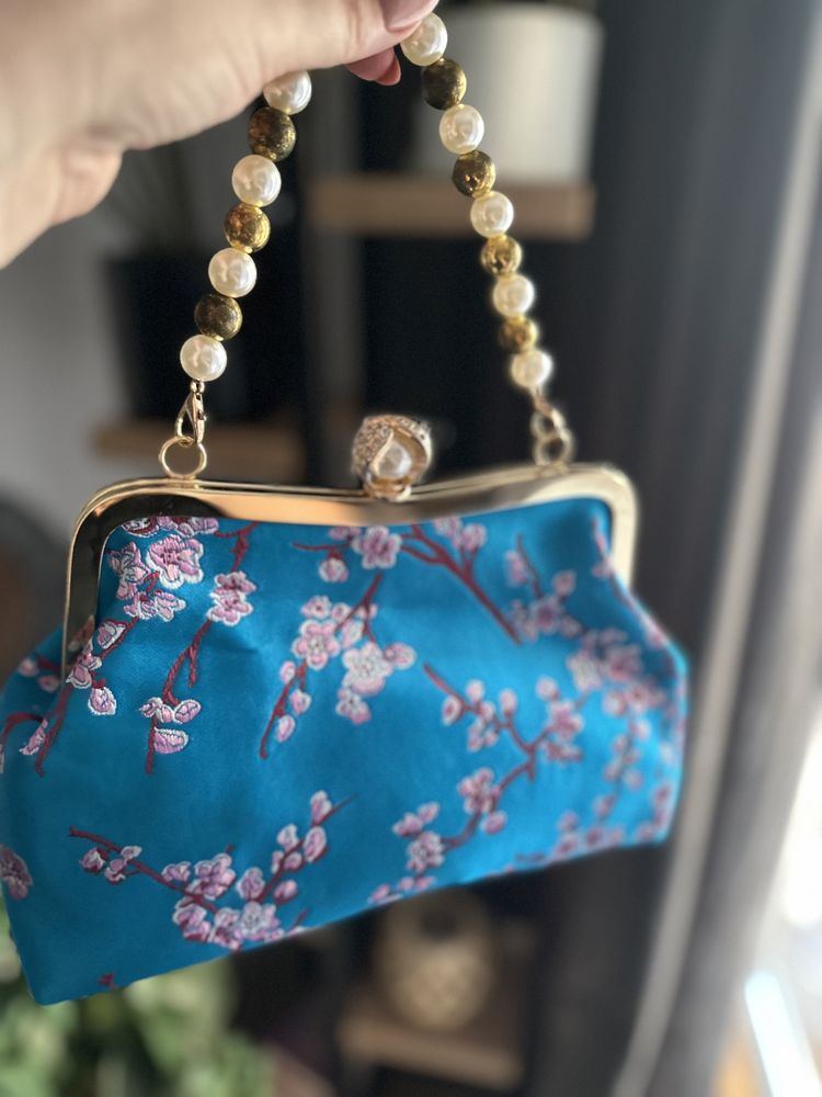Elegancka torebka w stylu retro