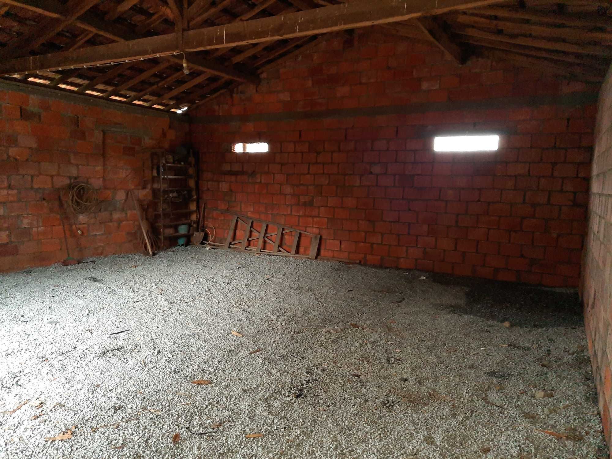 Garagem / Armazém - Mundão, Viseu