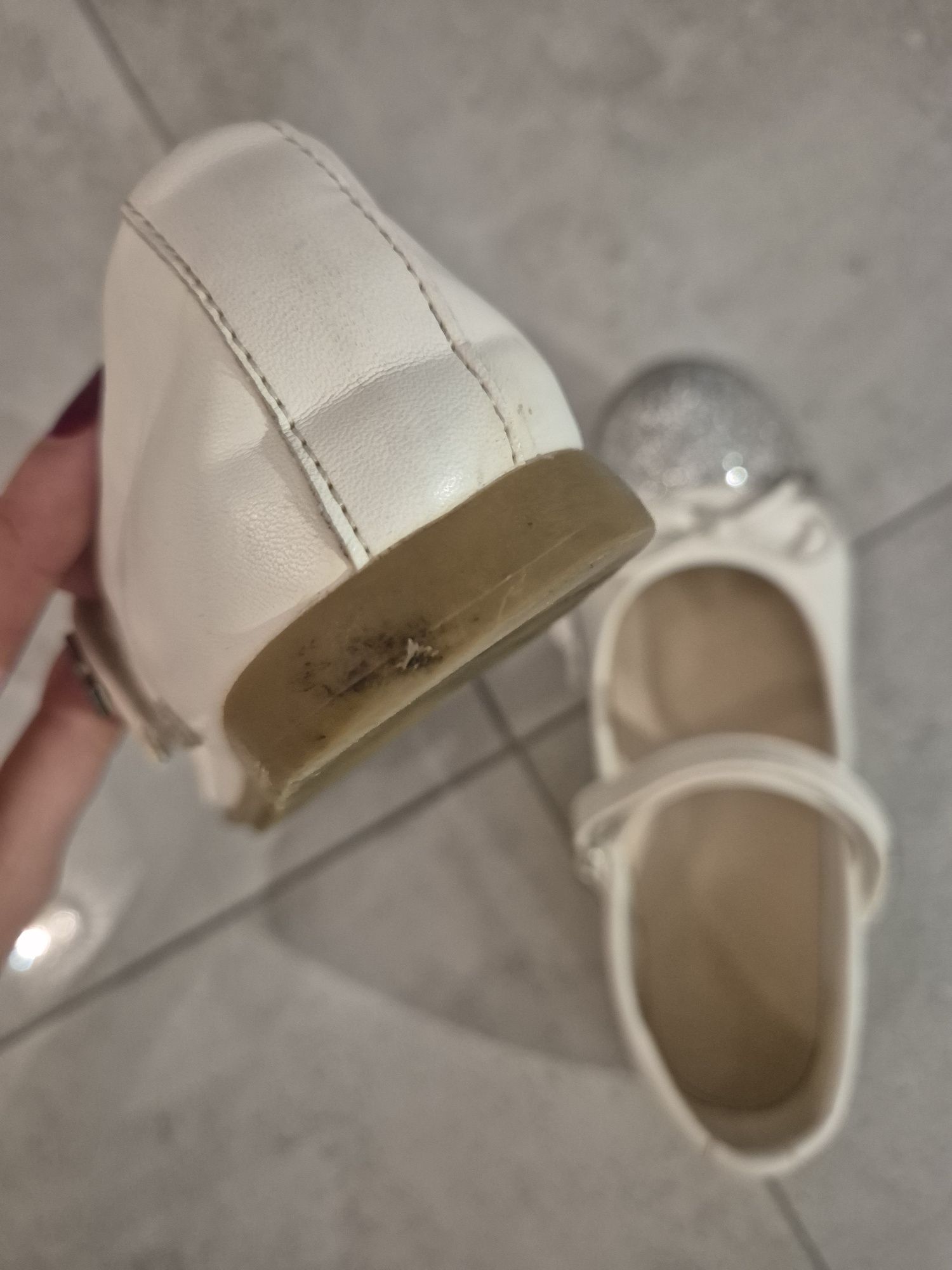 Buty / Baleriny / Białe / Srebrne / Błyszczące / Rozmiar 32 /