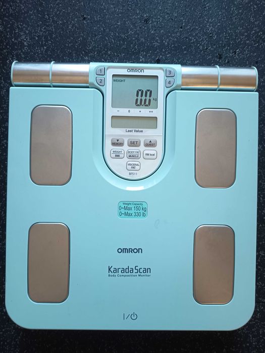 Balança de bioimpedância OMRON BF511