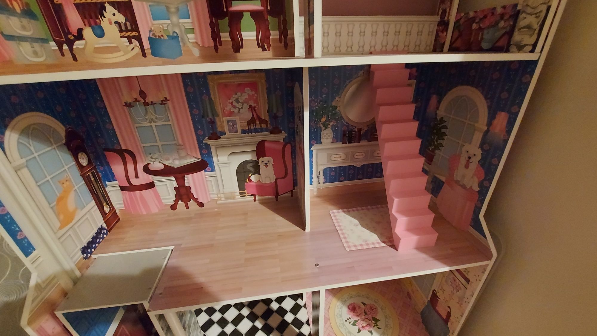 Domek dla lalek  duży domek z windą i mablami