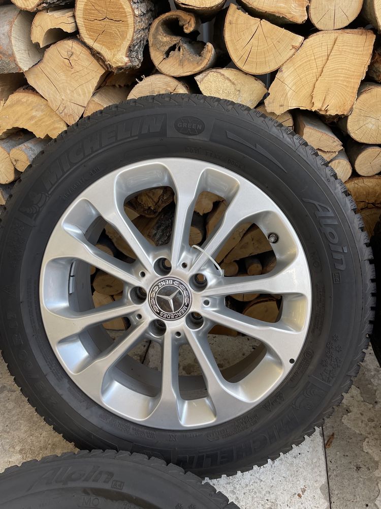 Original MERCEDES GLA W156.215/60/17.Michelin Зимові.