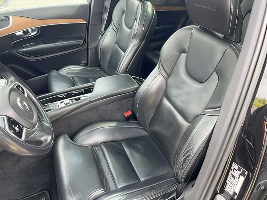 Volvo XC90      2017