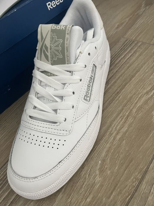 Продам нові жіночі  шкіряні кросівки оригінал Reebok