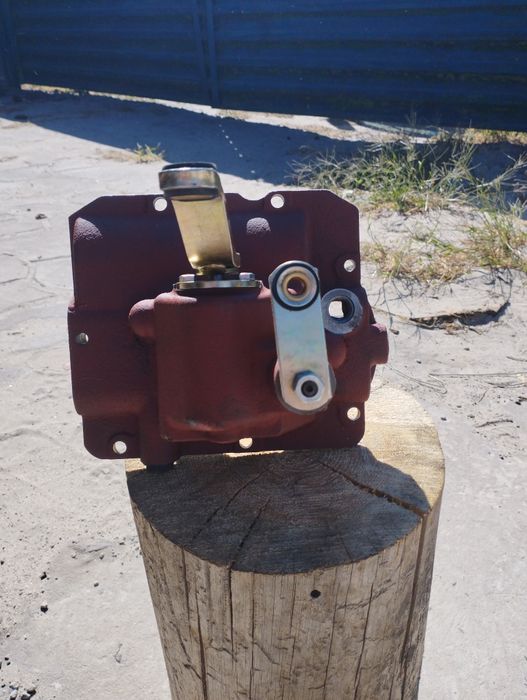 Кришка КПП УАЗ 452, старого зразка