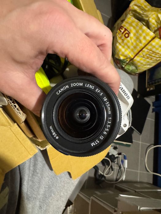 Canon EOS 200D con 2 lentes - with 2 objectives