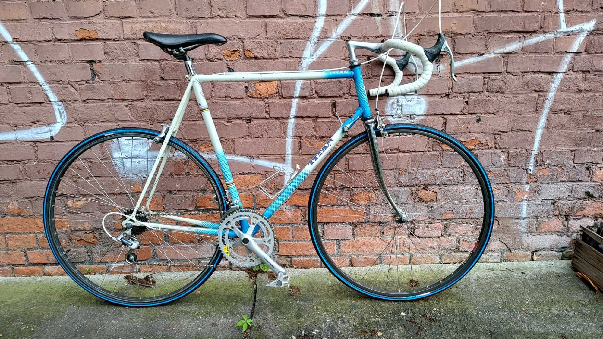 Szwajcarski rower kolarzówka Titan/Włoska rama/Pełna grupa Shimano 105