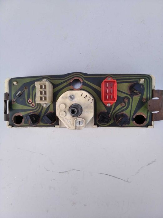 Панель приладів ,корпуса стопів , та інше на ВАЗ-2101