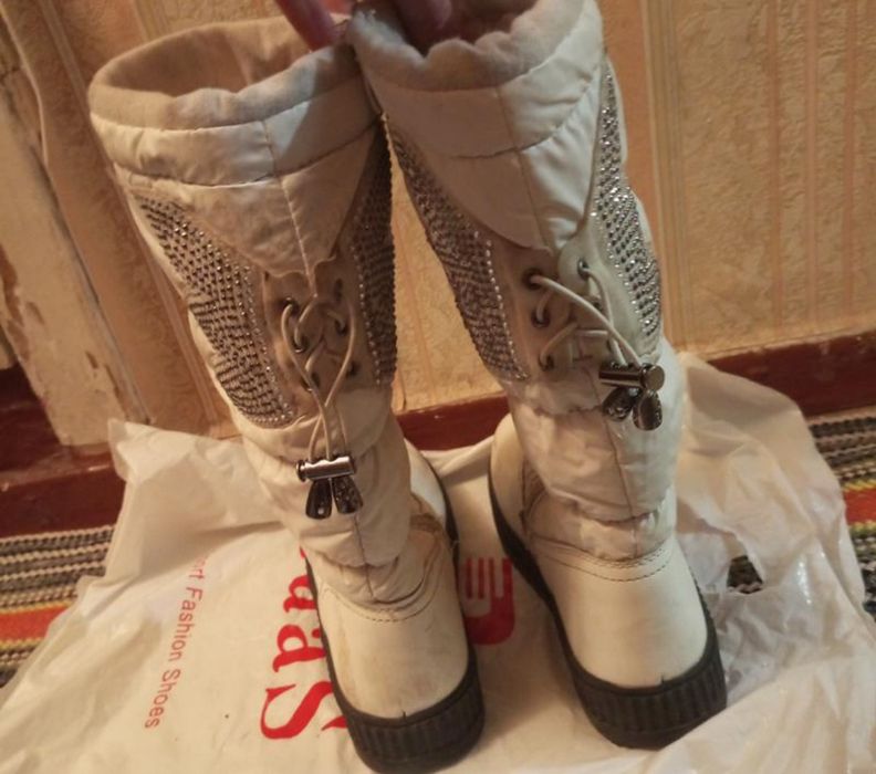 Теплі чоботи білі 35 рр