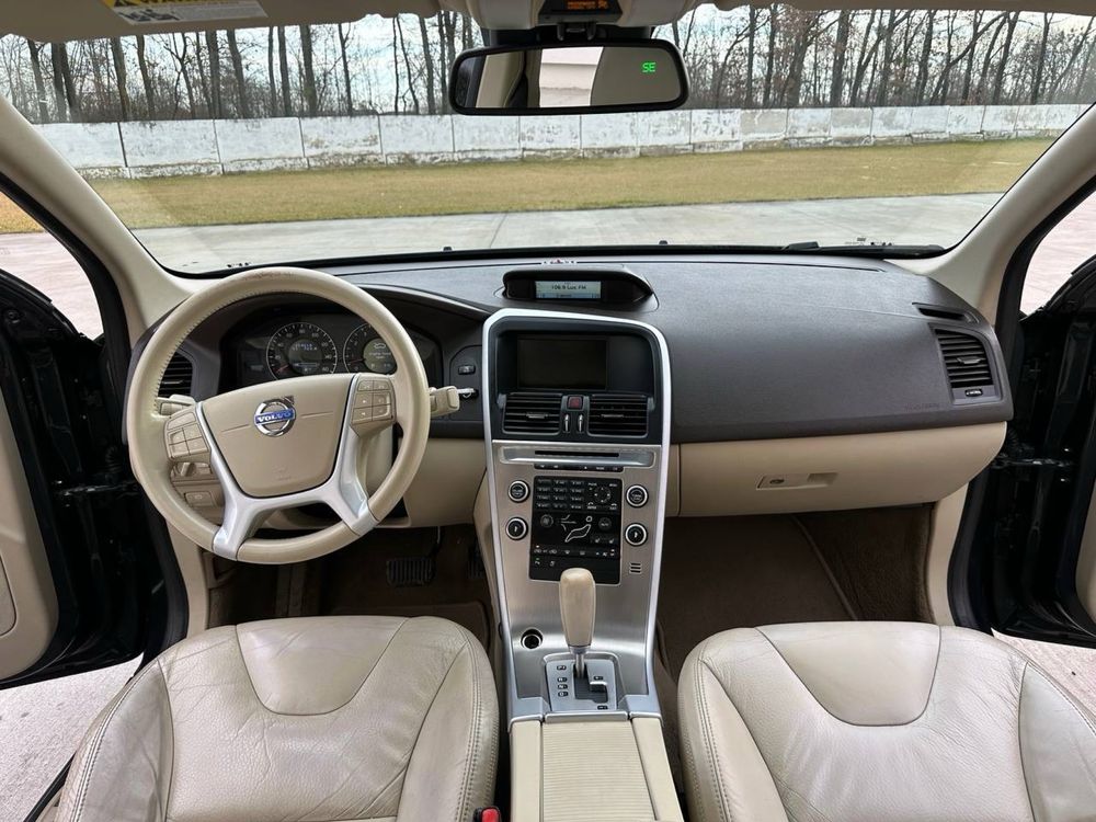 Продам Volvo xc60  2011
