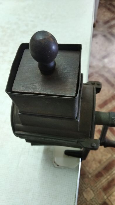 Антикварна соковижималка